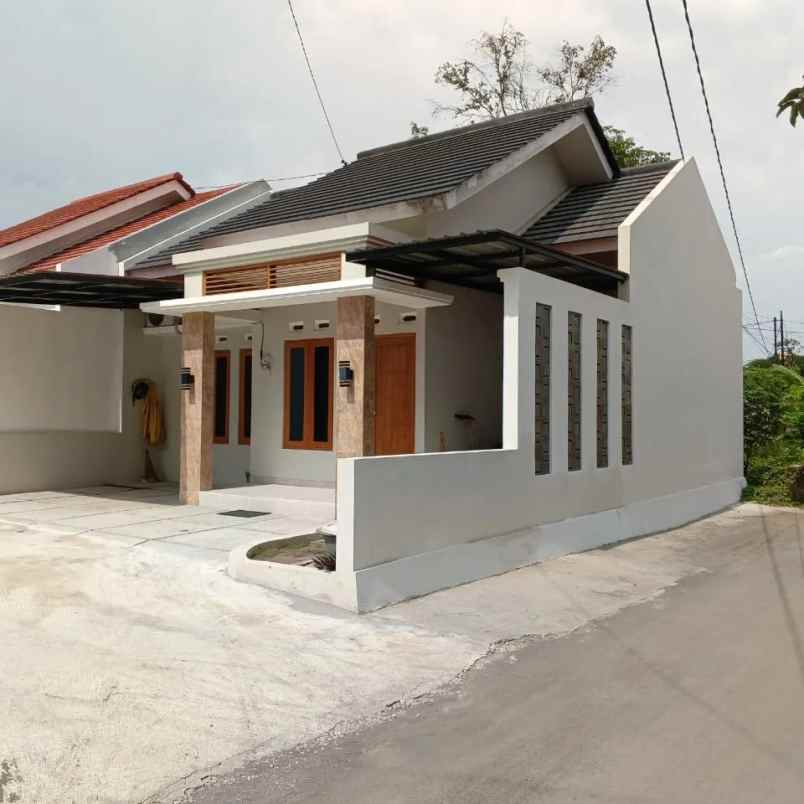 dijual rumah 500 meter jl lpmp