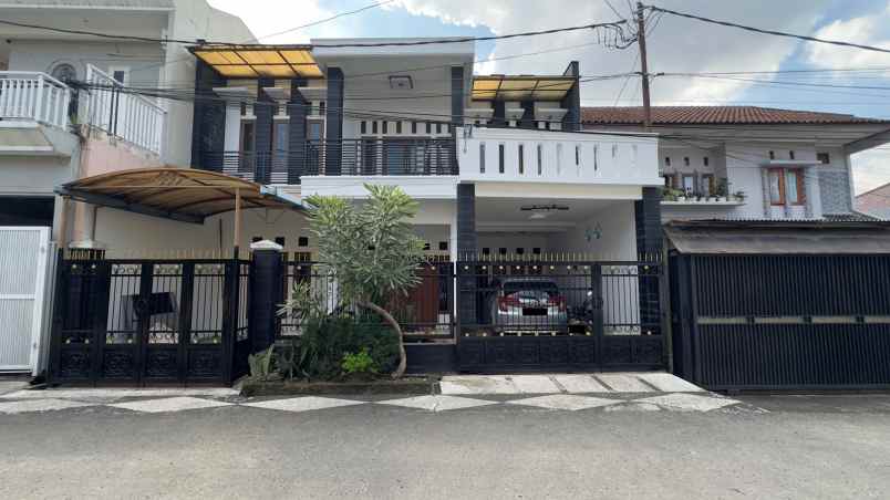 dijual rumah antapani