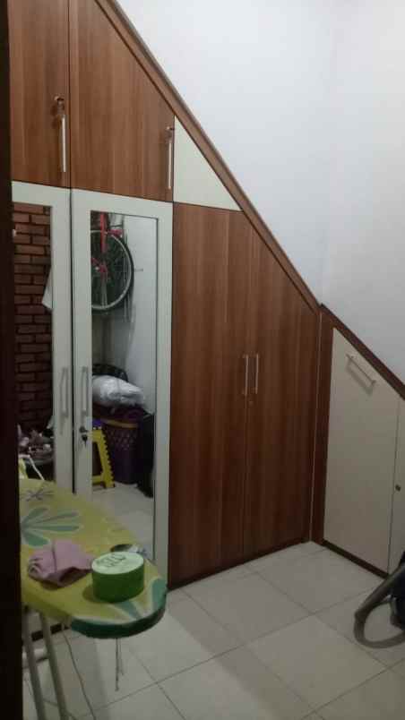 dijual rumah antapani