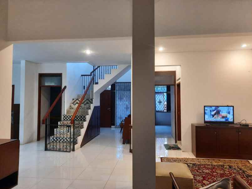 dijual rumah antapani jl sukanagara