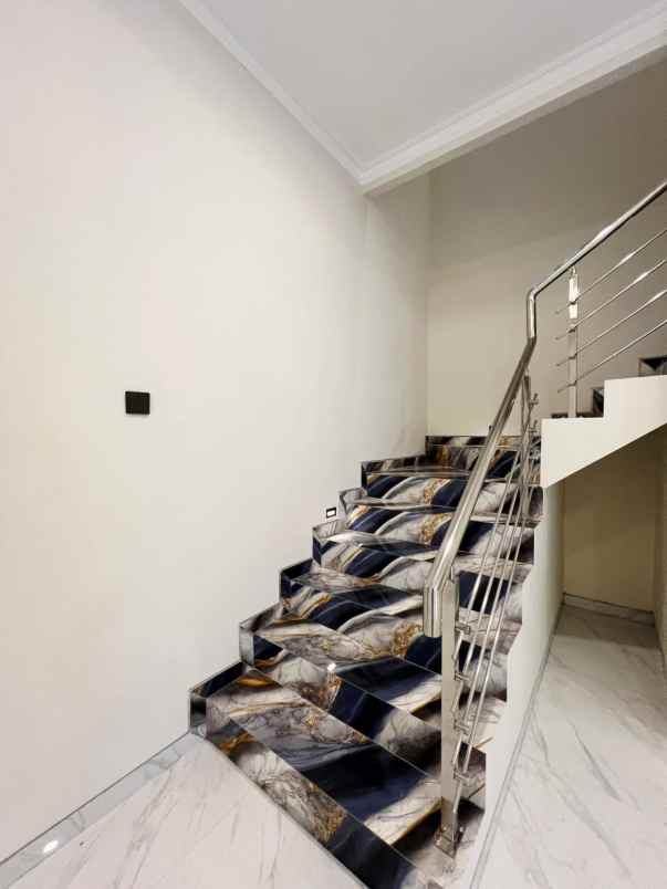 dijual rumah araya 2 galaxy bumi permai