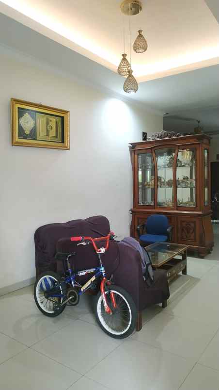 dijual rumah arcamanik