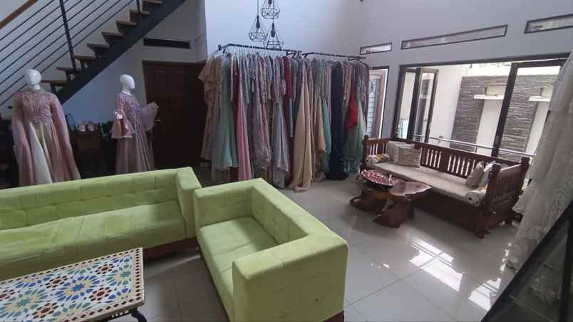 dijual rumah arcamanik endah