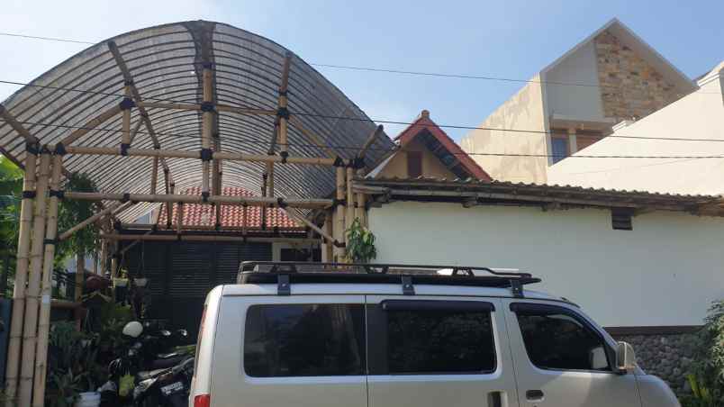 dijual rumah arcamanik endah komp puri