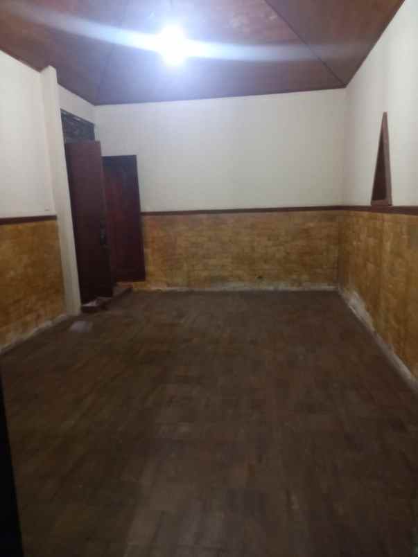 dijual rumah area jalan teuku umar barat