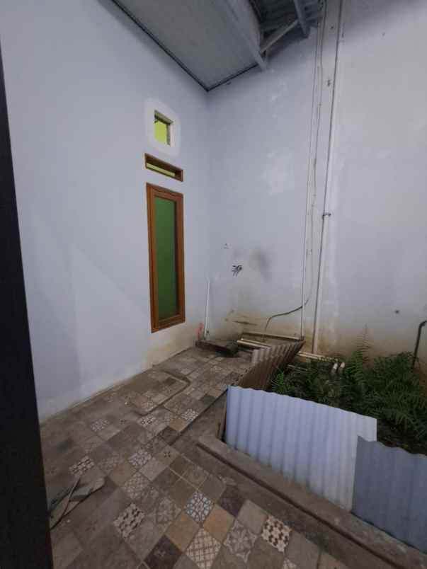 dijual rumah aren jaya