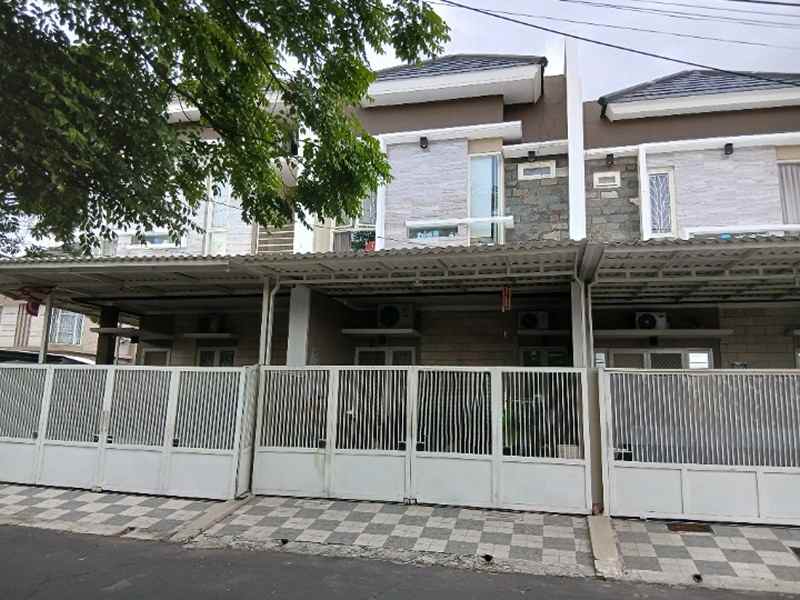 dijual rumah babatan pantai surabaya