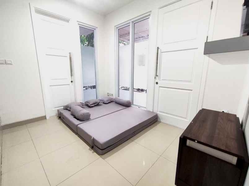 dijual rumah bagus cantik hook di gading serpong