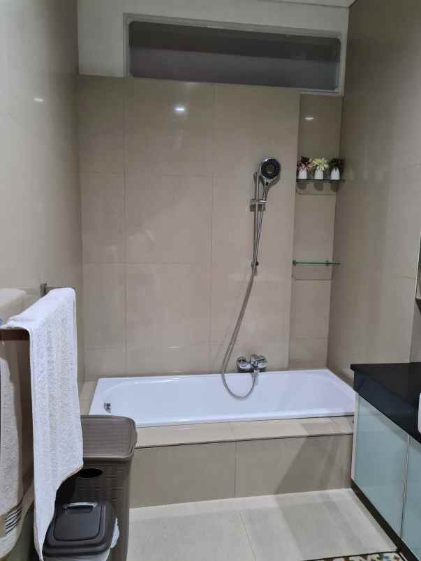 dijual rumah bagus di cempaka putih jakarta pusat