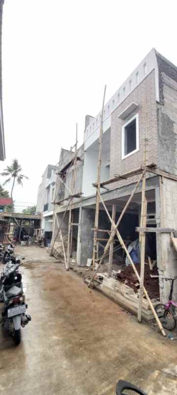 dijual rumah bambu apus jakarta timur