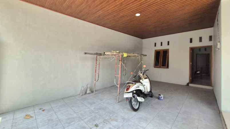 dijual rumah banyuanyar banjarsari