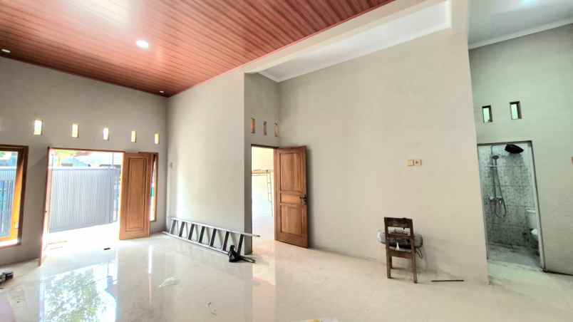 dijual rumah banyuanyar banjarsari