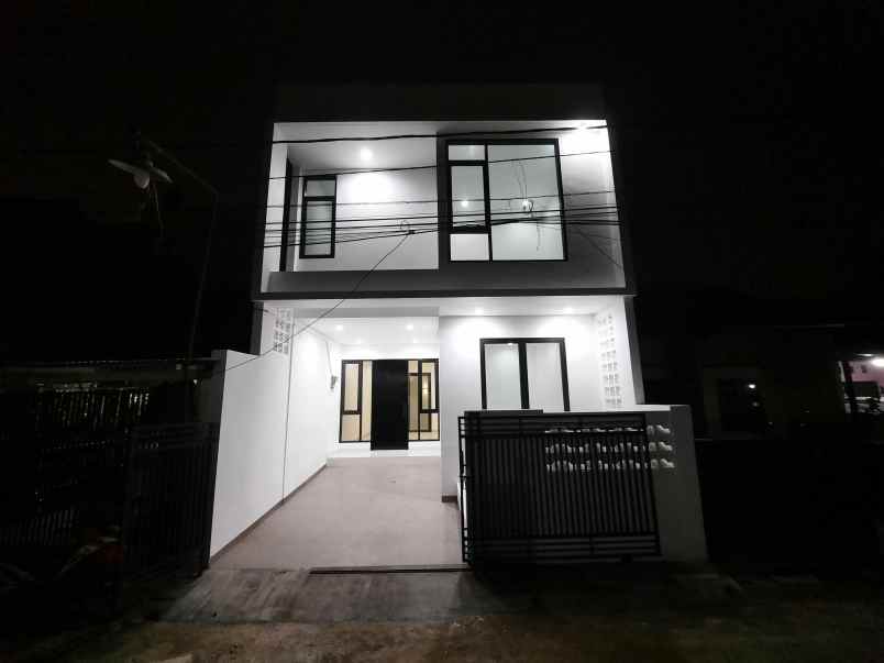 dijual rumah baru mewah rumah cluster catalina