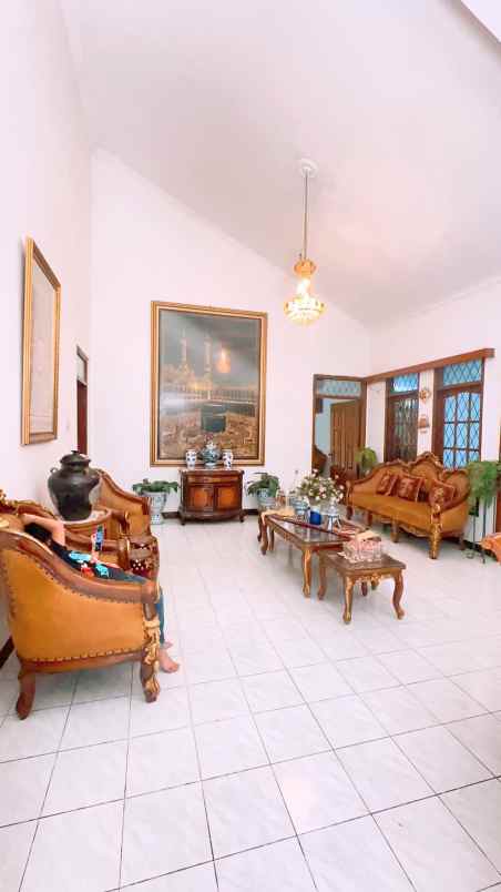 dijual rumah batu indah