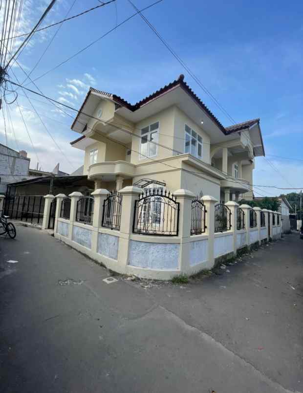 dijual rumah beji beji depok