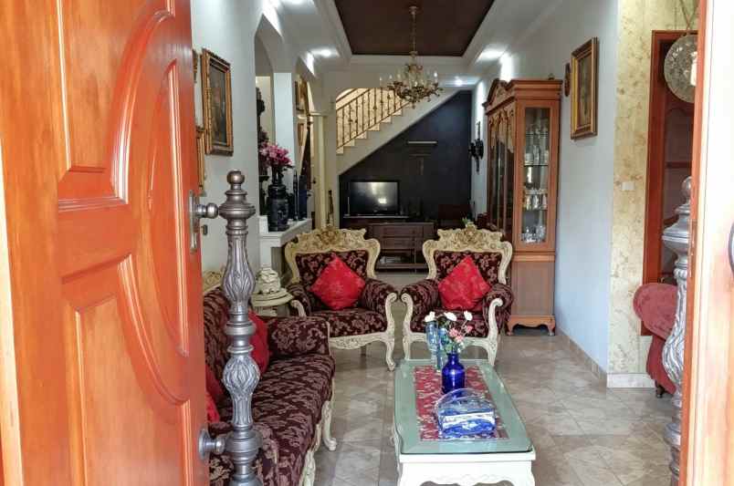 dijual rumah buaran