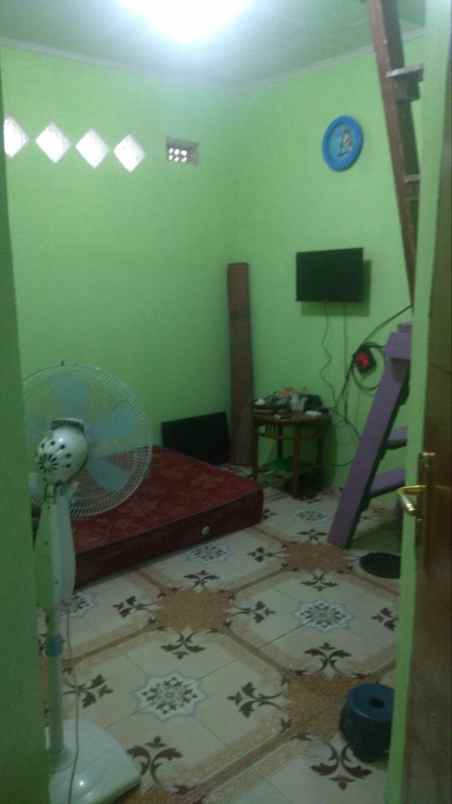 dijual rumah butuh uang di grand cikarang city blok e