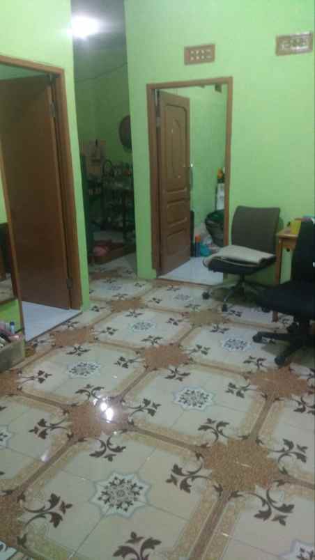 dijual rumah butuh uang di grand cikarang city blok e