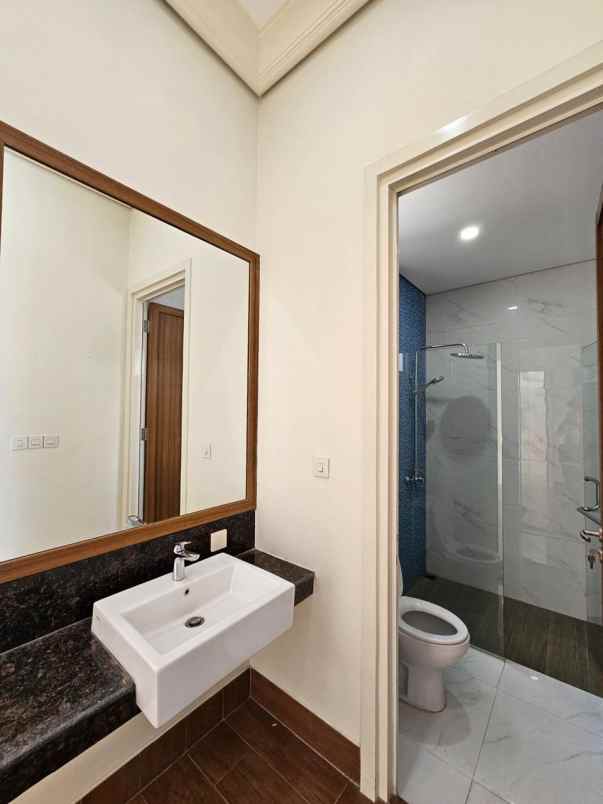 dijual rumah candi golf