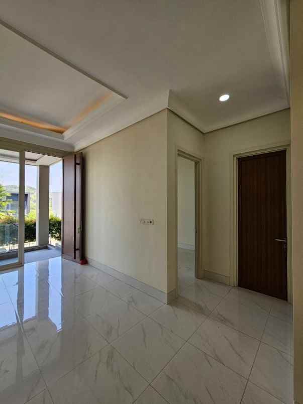 dijual rumah candi golf