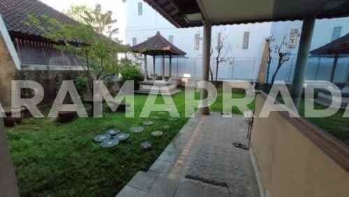 dijual rumah cargo