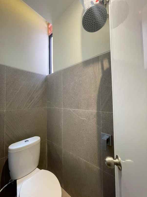 dijual rumah caturtunggal depok sleman