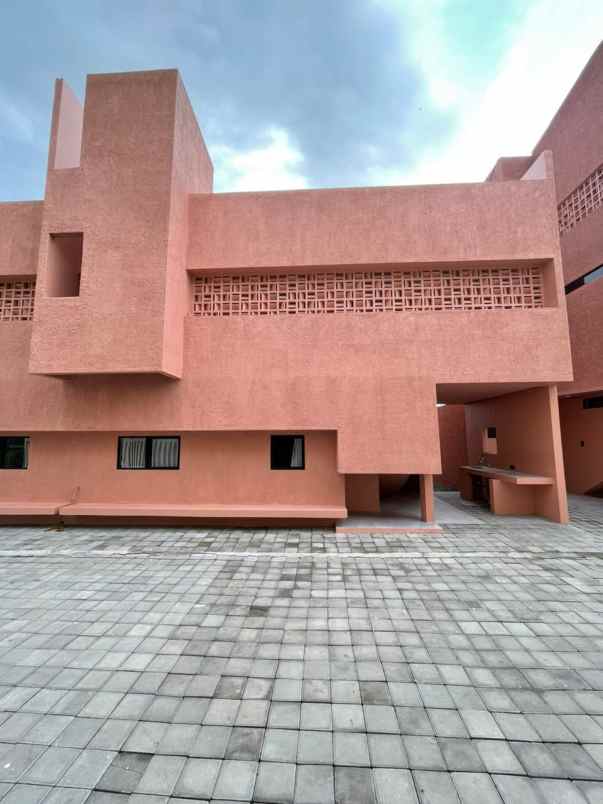 dijual rumah caturtunggal depok sleman