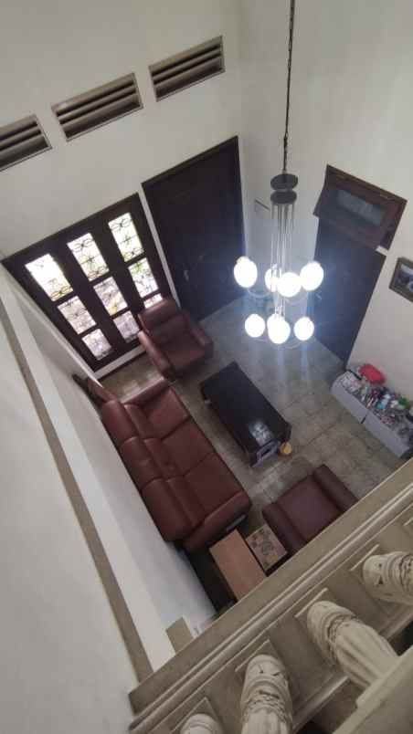 dijual rumah cempaka putih indah