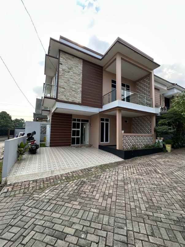 dijual rumah cibubur