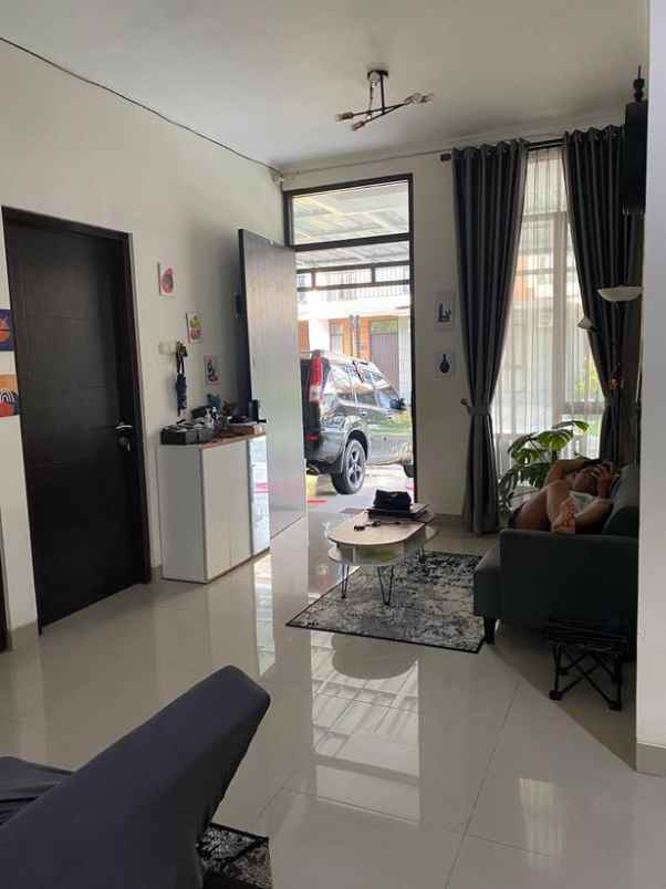 dijual rumah cihanjuang cimahi