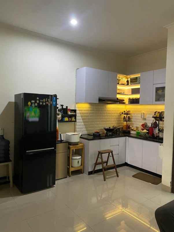 dijual rumah cihanjuang cimahi