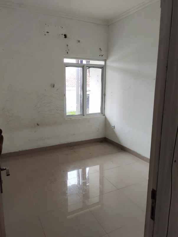 dijual rumah cilodong depok