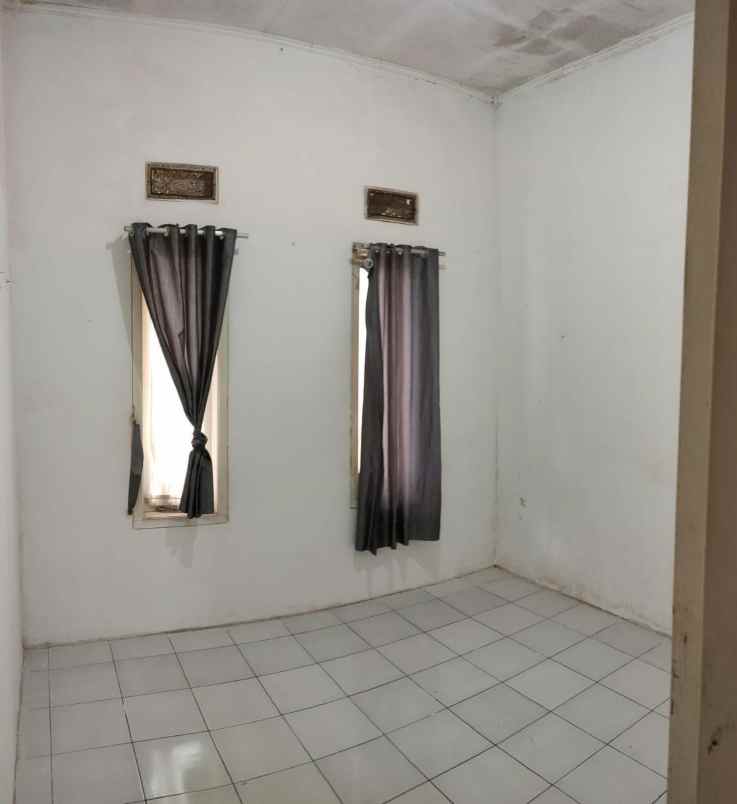 dijual rumah cipageran