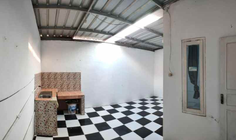 dijual rumah cipageran