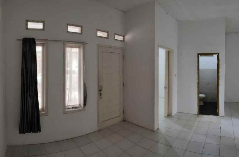 dijual rumah cipageran