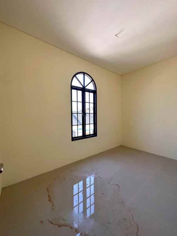 dijual rumah ciracas