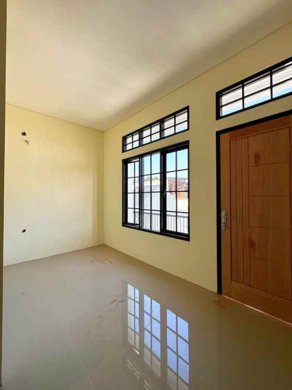 dijual rumah ciracas