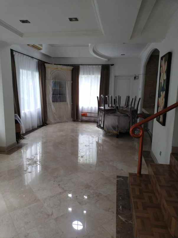 dijual rumah cireundeu