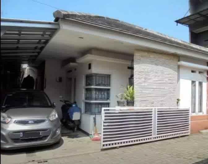 dijual rumah cisaranten kulon arcamanik