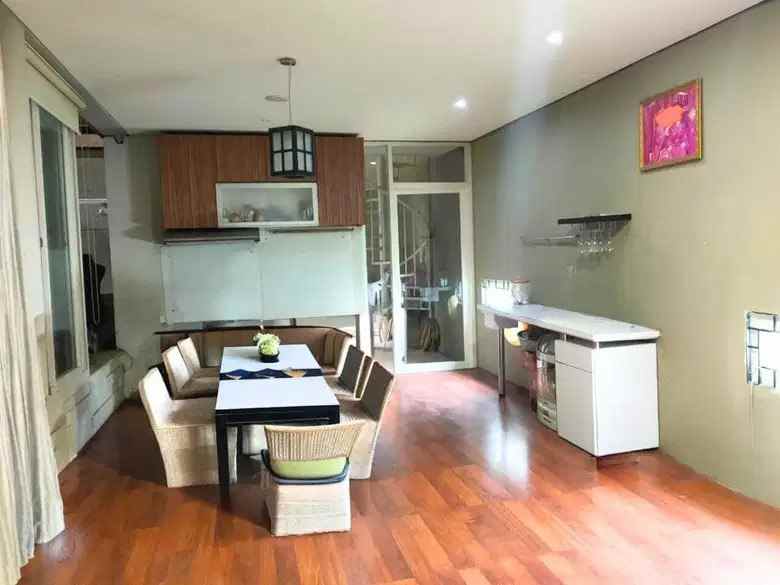 dijual rumah citraland surabaya