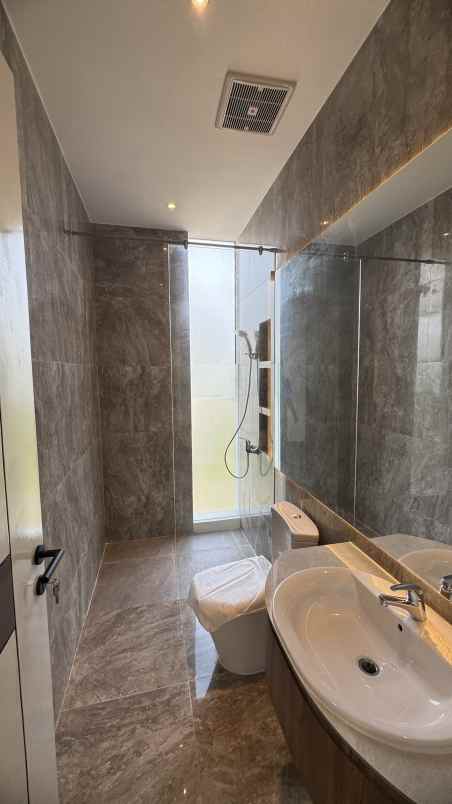 dijual rumah citraland woodland