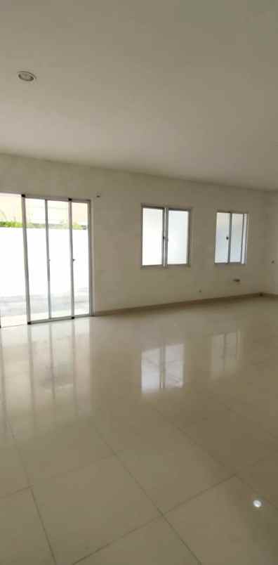 dijual rumah cluster dbanyan jgc