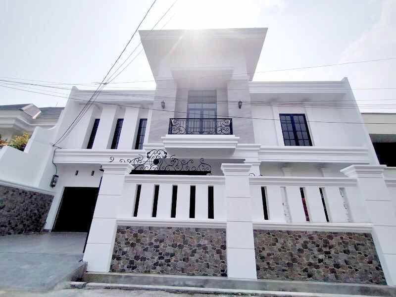 dijual rumah cluster elit radio dalam