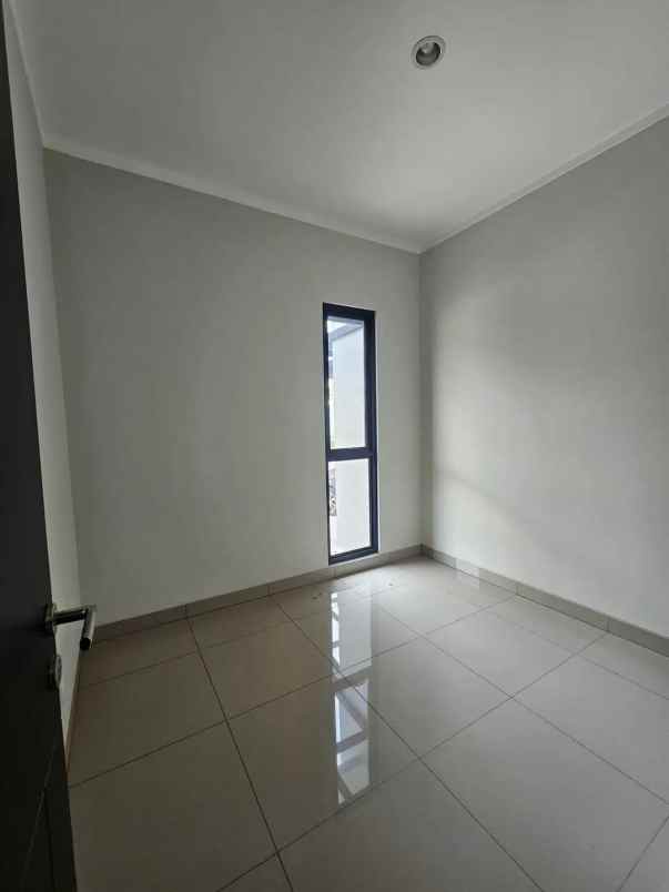 dijual rumah cluster magenta summarecon