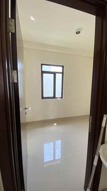 dijual rumah cluster padmagriya