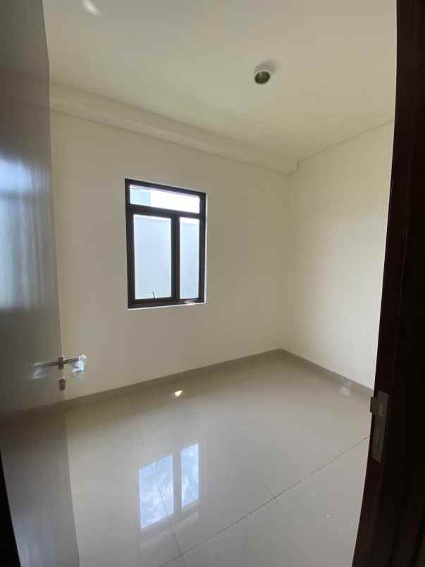 dijual rumah cluster padmagriya