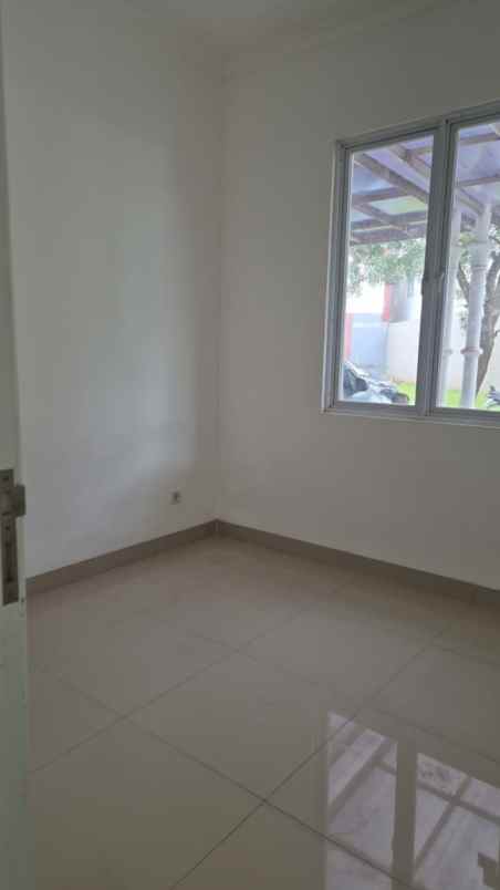 dijual rumah cluster thames jgc