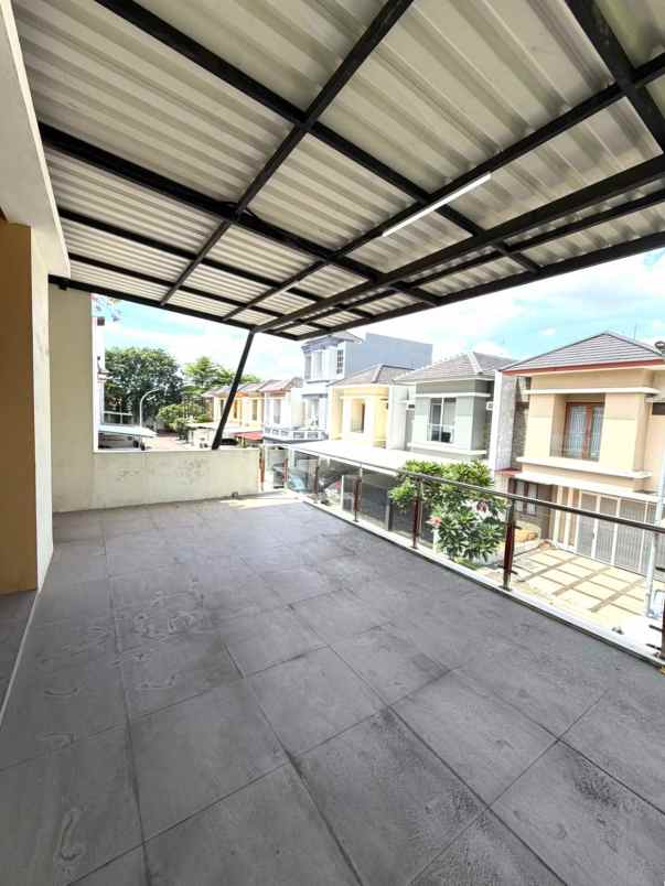 dijual rumah cluster the green
