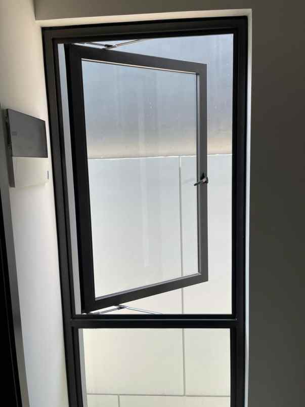 dijual rumah cluster wisteria jakarta