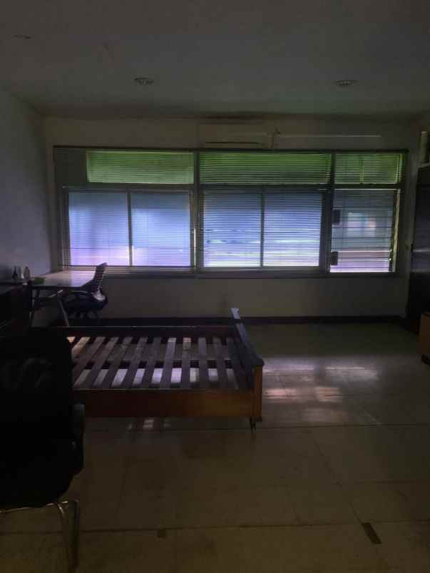 dijual rumah darmo park